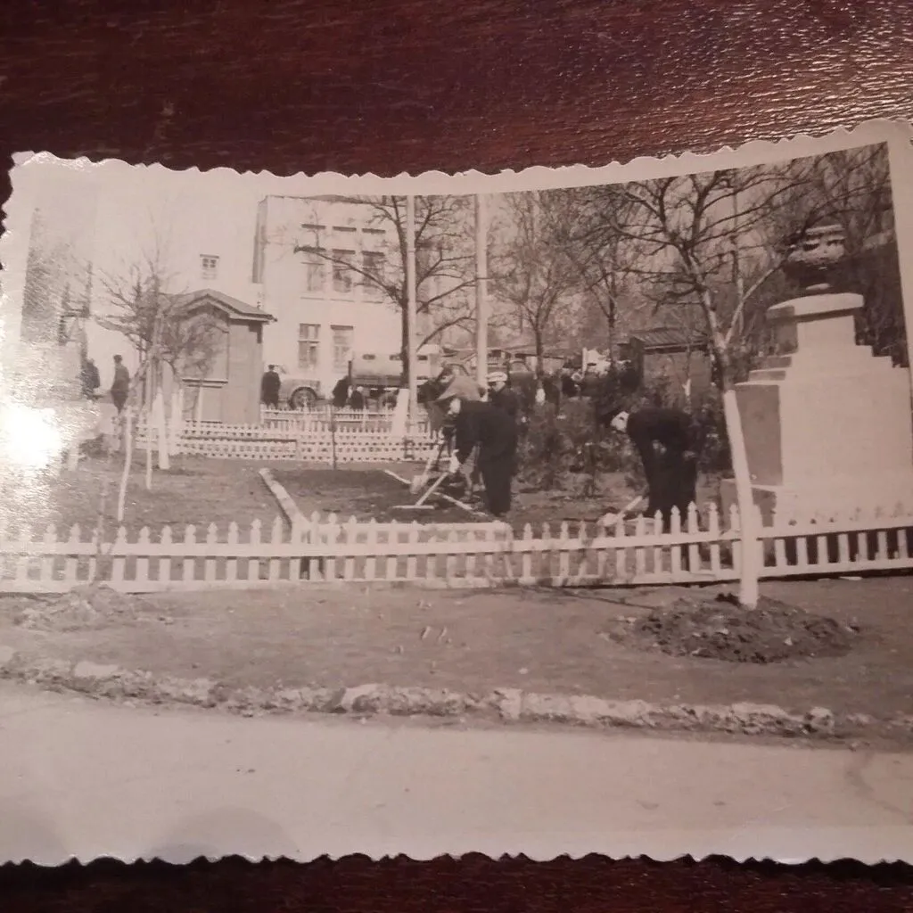 Привокзальный сквер, выход в город 1950-е годы