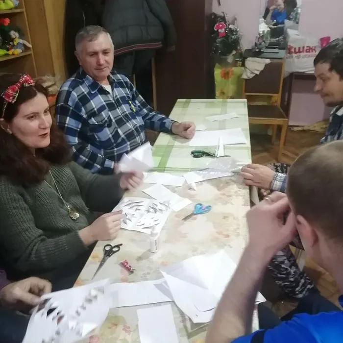 Делаем снежинки (2)