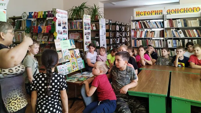 Я с книгой мир природы открываю. (2)