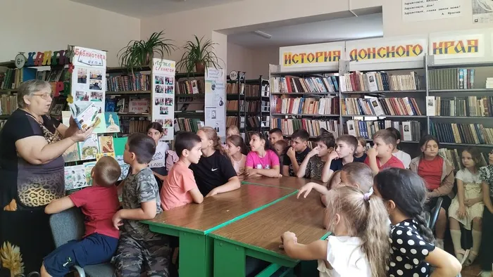 Я с книгой мир природы открываю. (3)